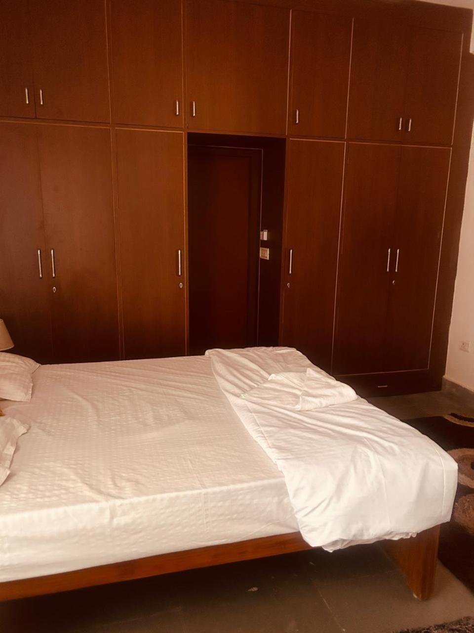 The English Gaon 4 Bhk Bhopal Eksteriør bilde