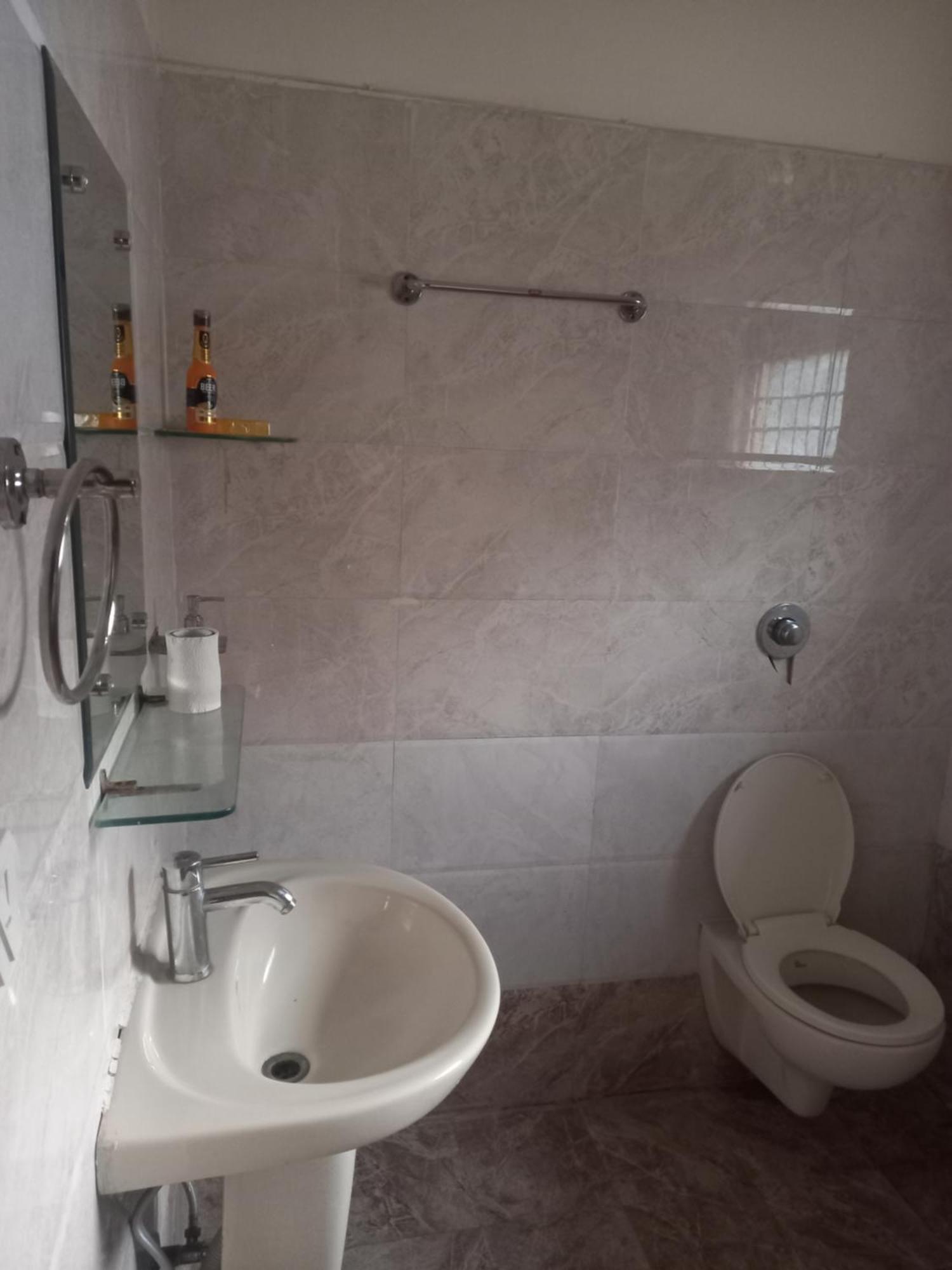 The English Gaon 4 Bhk Bhopal Eksteriør bilde